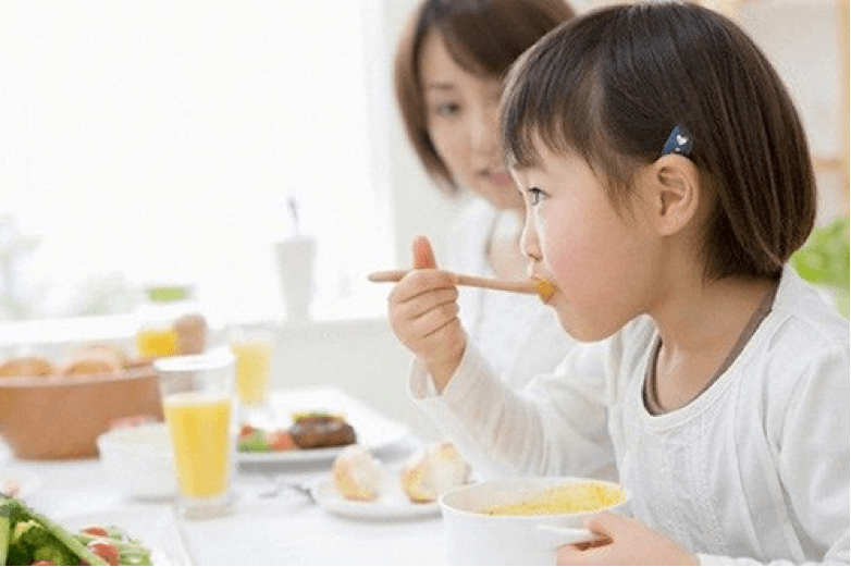 Chế độ dinh dưỡng ở lứa tuổi lên 3