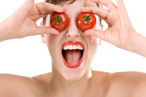 đắp mặt nạ cà chua có bị ăn nắng