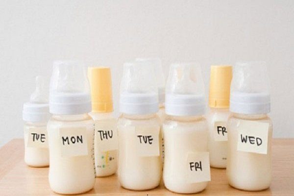 Mẹ bỉm khi đi làm trở lại, nhớ 5 cách bảo quản sữa này cho con nhé
