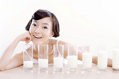 cách rửa mặt bằng sữa tươi